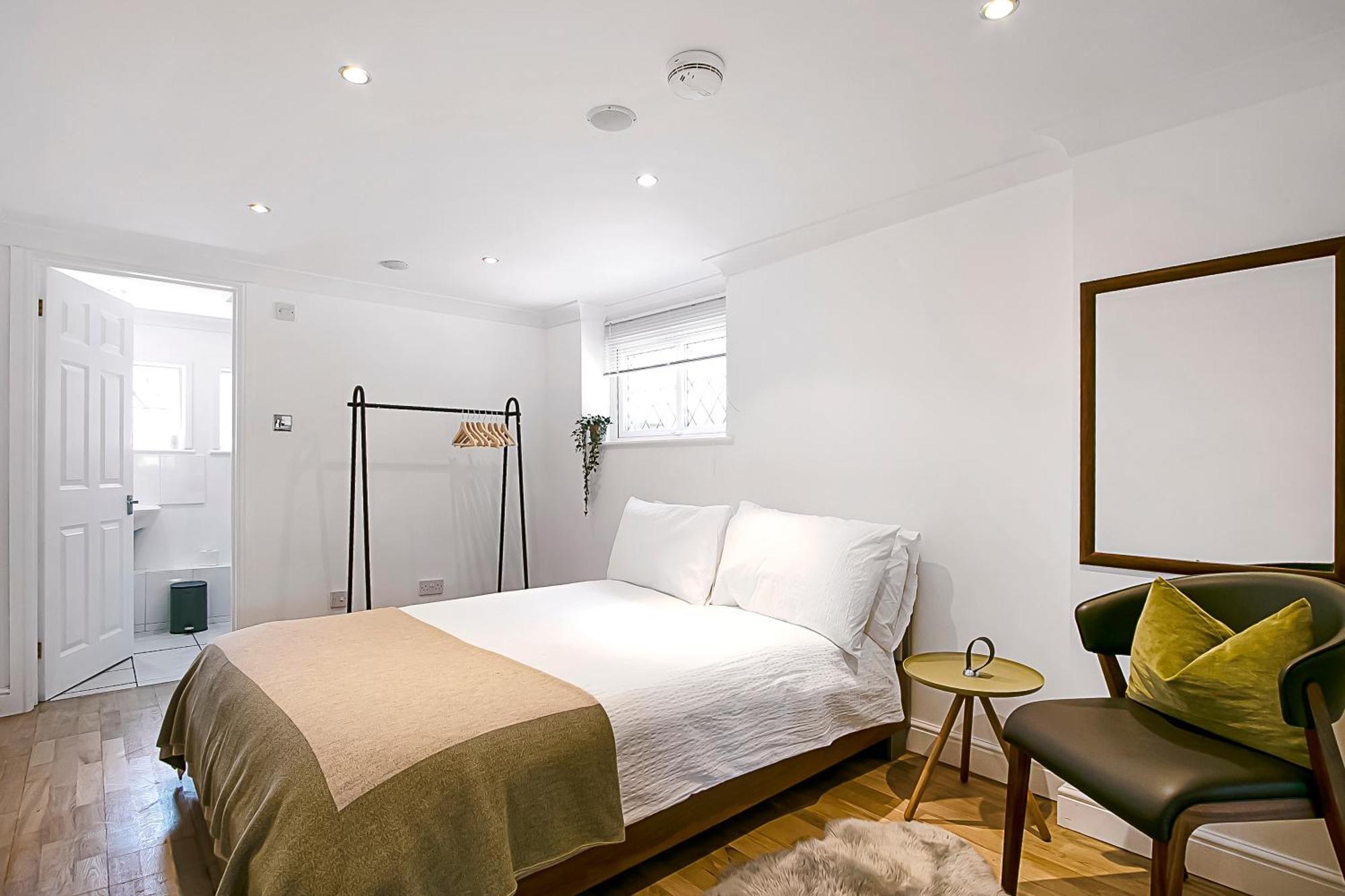 The Annex - Unparalleled Beach Front Luxury Accommodation - Private South West Facing Patio Area - Pet Friendly - Sky - Netflix - Super Fast Wi-Fi - Stones Throw To The Beach ボーンマス エクステリア 写真